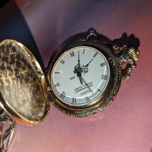 U.S Commemorative Pocket Watch Statue of Liberty Gold Tone New Battery 1883-1983